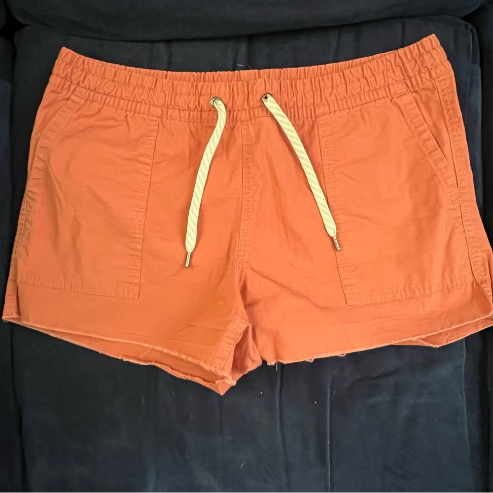 Vuori Orange Athletic Shorts Lightweight Elastic Fit
